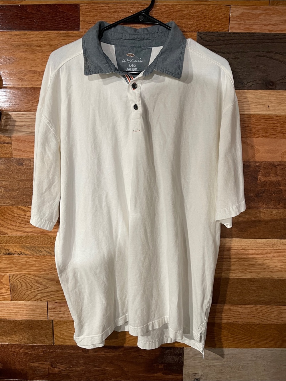 Bob Timberlake Men’s L white polo with light blue and orange accented collar